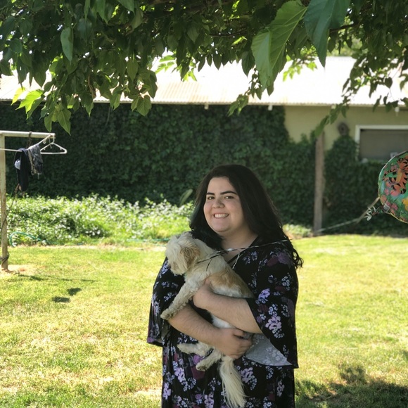 Meet your Posher, Nathalie - Picture 3 of 3